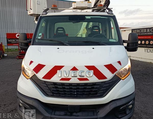 IVECO DAILY 35S14H AVEC NACELLE FRANCE ELEVATEUR 141 TLE – 12M – 344 HEURES- AN 2020 BLANC FW-805-AX