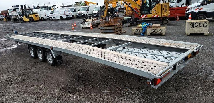 PHOENIX REMORQUE PORTE VOITURE 3 ESSIEUX – PTAC : 3,5 TONNES –  GN-860-AG