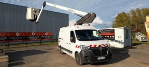 RENAULT MASTER AVEC NACELLE KLUBB KL32 / 10 M -DIESEL – 271 HEURES – 29791 KMS – AN 2016 BLANC GC-197-VK