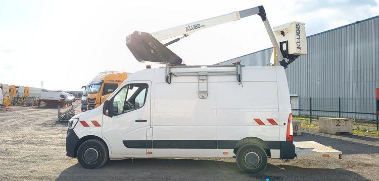 RENAULT MASTER AVEC NACELLE KLUBB KL32 / 10 M -DIESEL – 271 HEURES – 29791 KMS – AN 2016 BLANC GC-197-VK