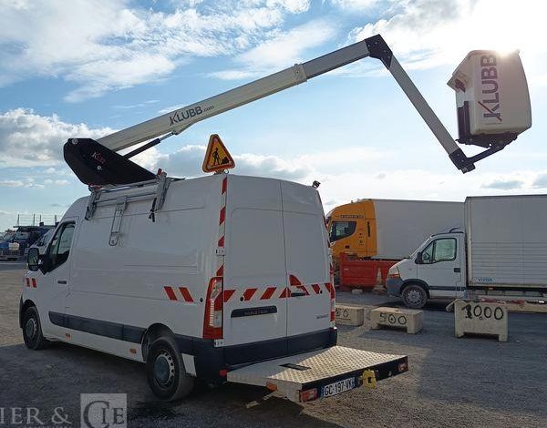 RENAULT MASTER AVEC NACELLE KLUBB KL32 / 10 M -DIESEL – 271 HEURES – 29791 KMS – AN 2016 BLANC GC-197-VK