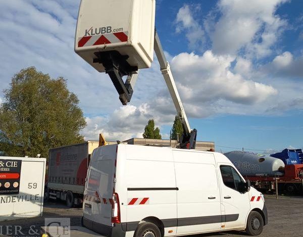 RENAULT MASTER AVEC NACELLE KLUBB KL32 / 10 M -DIESEL – 271 HEURES – 29791 KMS – AN 2016 BLANC GC-197-VK