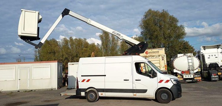 RENAULT MASTER AVEC NACELLE KLUBB KL32 / 10 M -DIESEL – 271 HEURES – 29791 KMS – AN 2016 BLANC GC-197-VK
