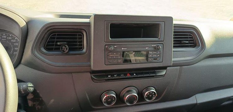 RENAULT MASTER AVEC NACELLE KLUBB KL32 / 10 M -DIESEL – 271 HEURES – 29791 KMS – AN 2016 BLANC GC-197-VK