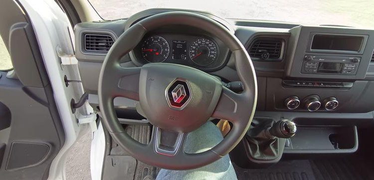 RENAULT MASTER AVEC NACELLE KLUBB KL32 / 10 M -DIESEL – 271 HEURES – 29791 KMS – AN 2016 BLANC GC-197-VK