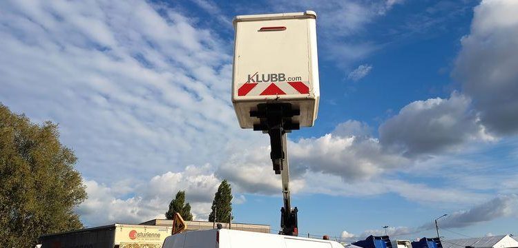 RENAULT MASTER AVEC NACELLE KLUBB KL32 / 10 M -DIESEL – 271 HEURES – 29791 KMS – AN 2016 BLANC GC-197-VK