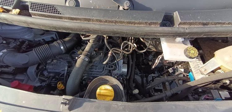 RENAULT MASTER AVEC NACELLE KLUBB KL32 / 10 M -DIESEL – 271 HEURES – 29791 KMS – AN 2016 BLANC GC-197-VK