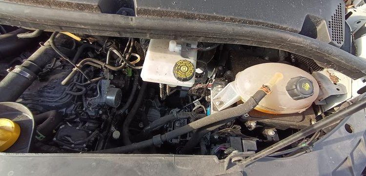 RENAULT MASTER AVEC NACELLE KLUBB KL32 / 10 M -DIESEL – 271 HEURES – 29791 KMS – AN 2016 BLANC GC-197-VK