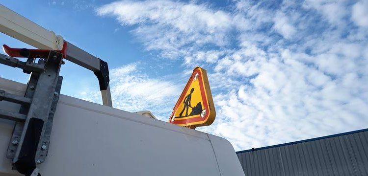 RENAULT MASTER AVEC NACELLE KLUBB KL32 / 10 M -DIESEL – 271 HEURES – 29791 KMS – AN 2016 BLANC GC-197-VK