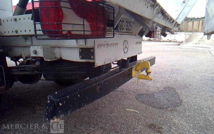 MERCEDES SPRINTER 519 CDI BENNE SIMPLE CABINE COFFRE BLANC GC-325-FG