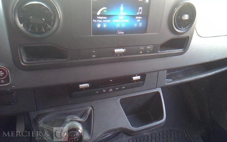 MERCEDES SPRINTER 519 CDI BENNE SIMPLE CABINE COFFRE BLANC GC-325-FG