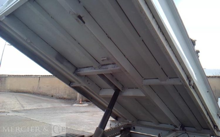 MERCEDES SPRINTER 519 CDI BENNE SIMPLE CABINE COFFRE BLANC GC-325-FG