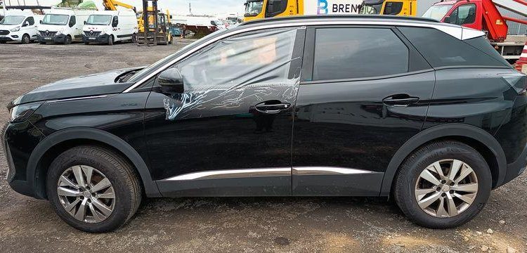 PEUGEOT 3008 STYLE SUV 1.5 BLUEHDi 131 CV / 96 KW – DIESEL – 196210 LMS – ANNEE 2022 NOIR GF-327-PV