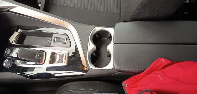 PEUGEOT 3008 STYLE SUV 1.5 BLUEHDi 131 CV / 96 KW – DIESEL – 196210 LMS – ANNEE 2022 NOIR GF-327-PV