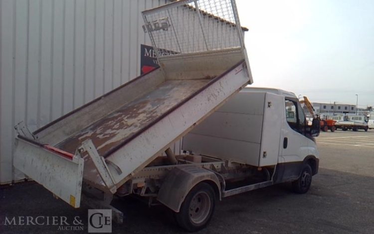 IVECO DAILY 35-160 BENNE SIMPLE CABINE COFFRE BLANC GG-784-VF