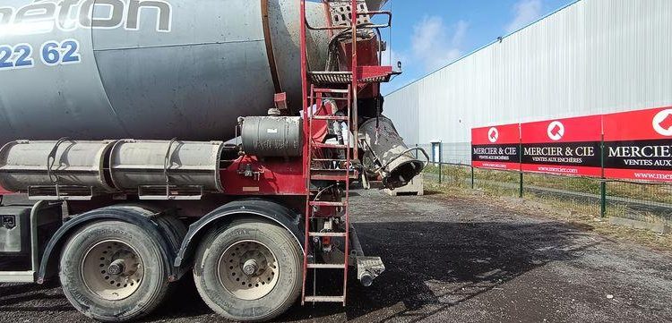 DEBUF SEMI BETONNIERE 12M3 – BM12-36-2 – 2 ESSIEUX – PTAC 36 TONNES – ANNEE 2012  GK-847-FJ