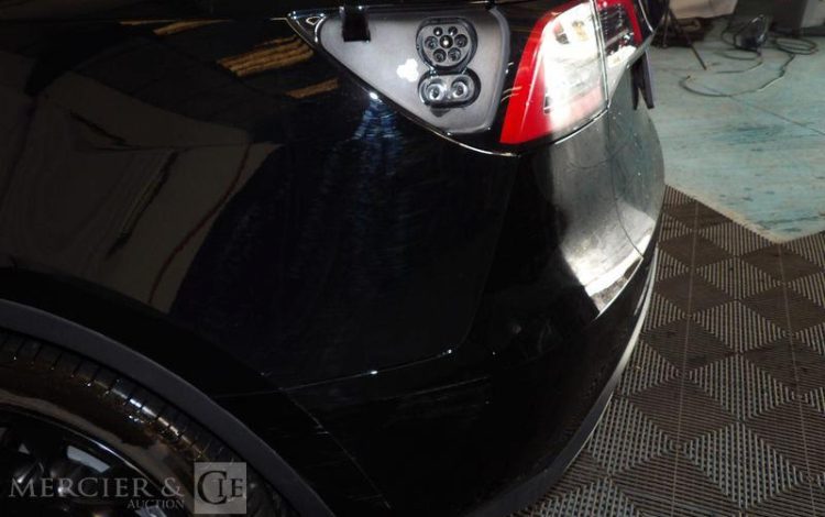 TESLA MODEL Y 515 82KWH GRANDE-AUTONOMIE DUAL-MOTOR 4WD NOIR GQ-725-QT