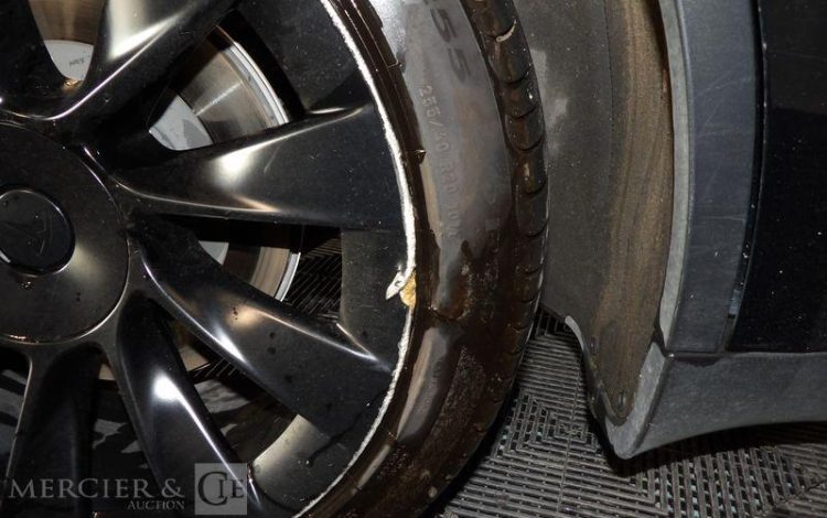 TESLA MODEL Y 515 82KWH GRANDE-AUTONOMIE DUAL-MOTOR 4WD NOIR GQ-725-QT