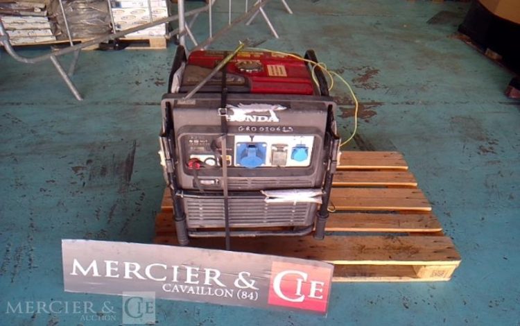 GENERIQUE GROUPE ELECTROGENE 7KVA INVERTER ROUGE GRO010615