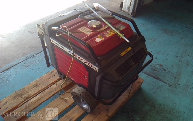 GENERIQUE GROUPE ELECTROGENE 7KVA INVERTER ROUGE GRO010615