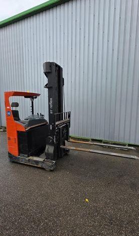 CHARIOT ELECTRIQUE LATERAL retract BT RRE160 MAT TRIPLEX CAPACITE 1,6T 8,5M  MV2