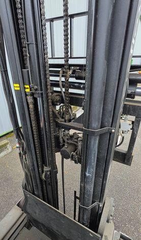 CHARIOT ELECTRIQUE LATERAL retract BT RRE160 MAT TRIPLEX CAPACITE 1,6T 8,5M  MV2