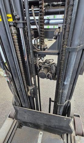 CHARIOT ELECTRIQUE LATERAL retract BT RRE160 MAT TRIPLEX CAPACITE 1,6T 8,5M  MV2