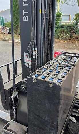 CHARIOT ELECTRIQUE LATERAL retract BT RRE160 MAT TRIPLEX CAPACITE 1,6T 8,5M  MV2