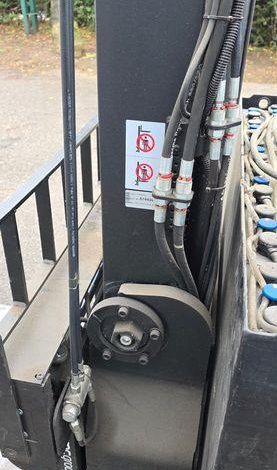 CHARIOT ELECTRIQUE LATERAL retract BT RRE160 MAT TRIPLEX CAPACITE 1,6T 8,5M  MV2