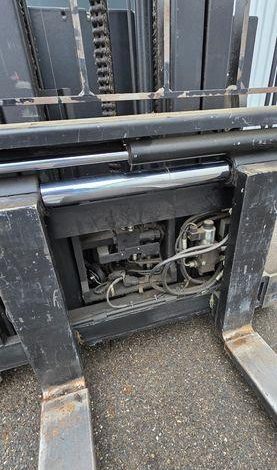 CHARIOT ELECTRIQUE LATERAL retract BT RRE160 MAT TRIPLEX CAPACITE 1,6T 8,5M  MV2