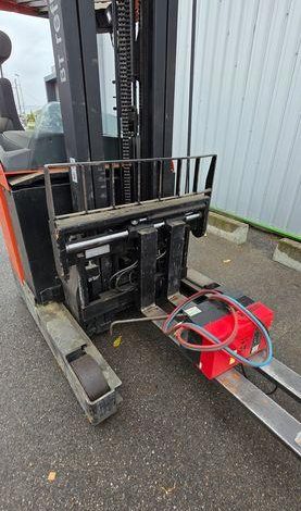 CHARIOT ELECTRIQUE LATERAL retract BT RRE160 MAT TRIPLEX CAPACITE 1,6T 8,5M  MV2