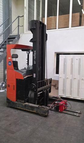 CHARIOT ELECTRIQUE LATERAL retract BT RRE160 MAT TRIPLEX CAPACITE 1,6T 8,5M  MV2