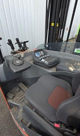 CHARIOT ELECTRIQUE LATERAL retract BT RRE160 MAT TRIPLEX CAPACITE 1,6T 8,5M  MV2