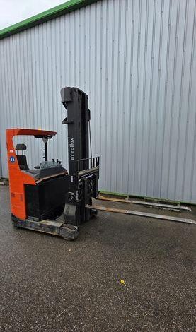 CHARIOT ELECTRIQUE LATERAL retract BT RRE160 MAT TRIPLEX CAPACITE 1,6T 8,5M  MV2