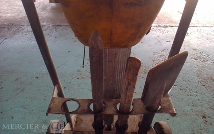 GENERIQUE MARTEAU PIQUEUR AUTONOME 24KG JAUNE PIQ748500