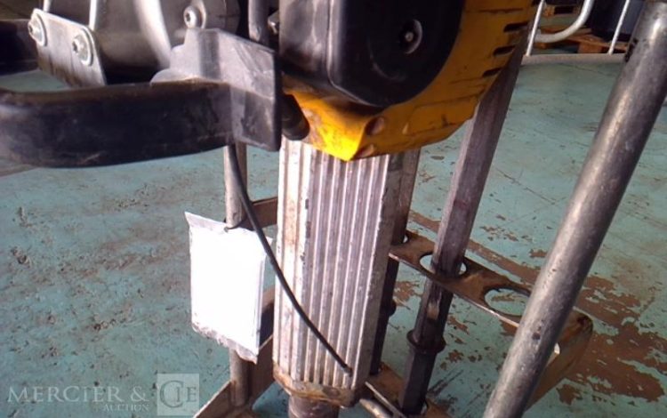 GENERIQUE MARTEAU PIQUEUR AUTONOME 24KG JAUNE PIQ748500