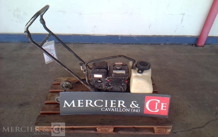 PLAQUE VIBRANTE 70KG PQ1 ESSENCE  PLA748505