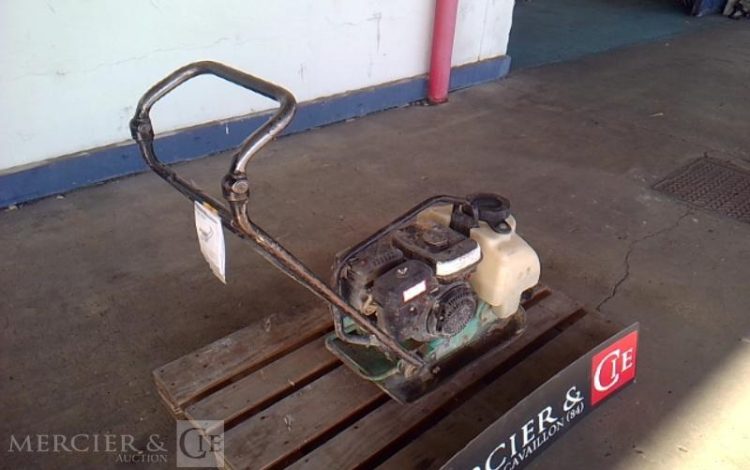 GENERIQUE PLAQUE VIBRANTE 70KG PQ1 ESS. VERT PLA750938