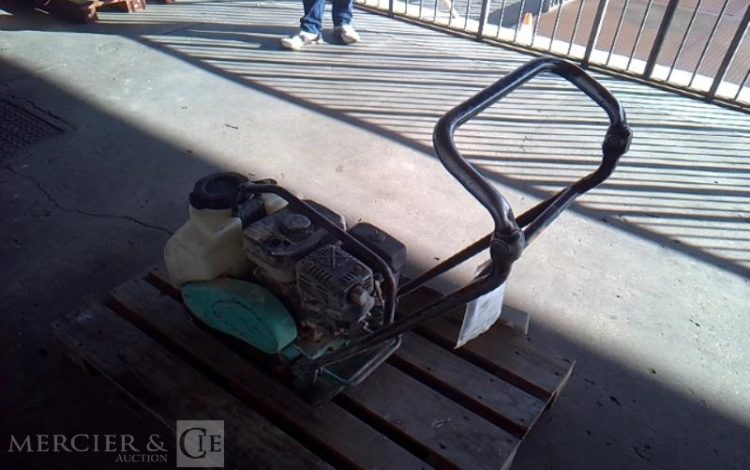 GENERIQUE PLAQUE VIBRANTE 70KG PQ1 ESS. VERT PLA750938