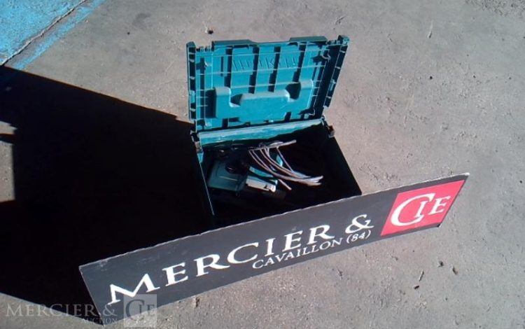 GENERIQUE PONCEUSE A BANDE VERT PON011051