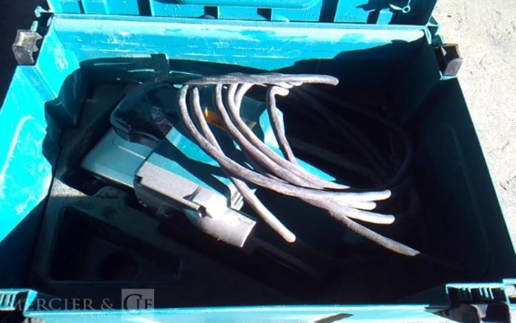 GENERIQUE PONCEUSE A BANDE VERT PON011051