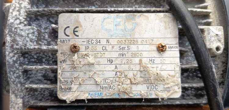 KERENZO PLATEAU 2 ESSIEUX EQUIPE 2 CUVES PVC 100L ET 400L POMPE ELECT. ET LANCE – L:2.50  REMKE