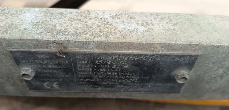 KERENZO PLATEAU 2 ESSIEUX EQUIPE 2 CUVES PVC 100L ET 400L POMPE ELECT. ET LANCE – L:2.50  REMKE