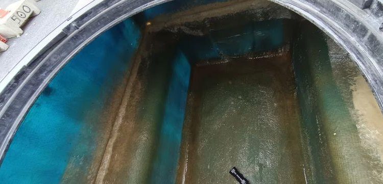 KERENZO PLATEAU 2 ESSIEUX EQUIPE 2 CUVES PVC 100L ET 400L POMPE ELECT. ET LANCE – L:2.50  REMKE