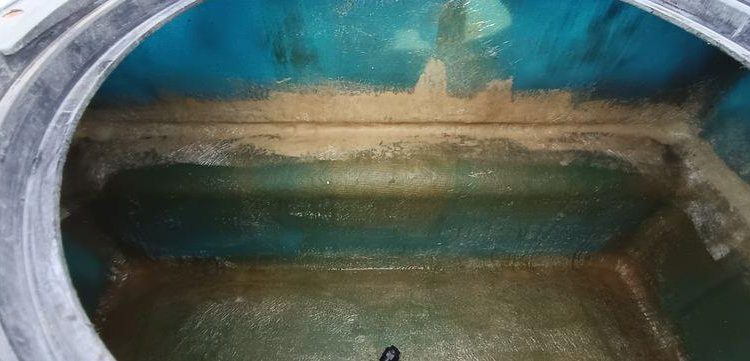 KERENZO PLATEAU 2 ESSIEUX EQUIPE 2 CUVES PVC 100L ET 400L POMPE ELECT. ET LANCE – L:2.50  REMKE