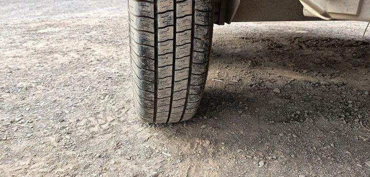 KERENZO PLATEAU 2 ESSIEUX EQUIPE 2 CUVES PVC 100L ET 400L POMPE ELECT. ET LANCE – L:2.50  REMKE