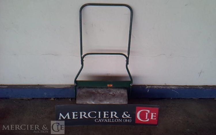 ROULEAU A GAZON 48KG  ROU010538