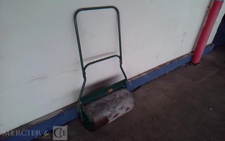 ROULEAU A GAZON 48KG  ROU010538