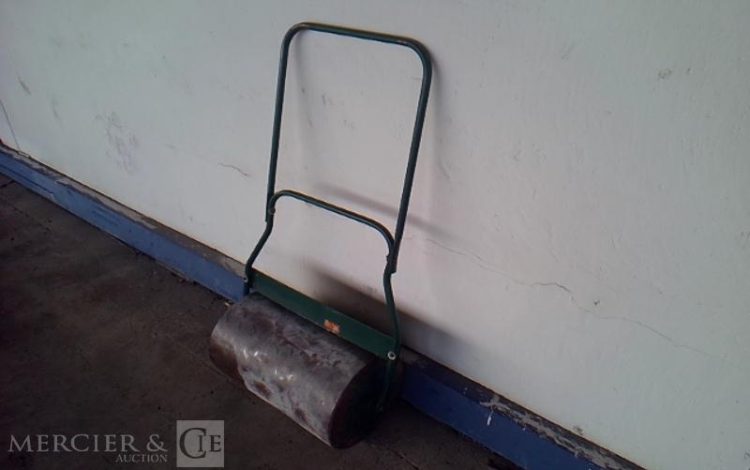 ROULEAU A GAZON 48KG  ROU010538