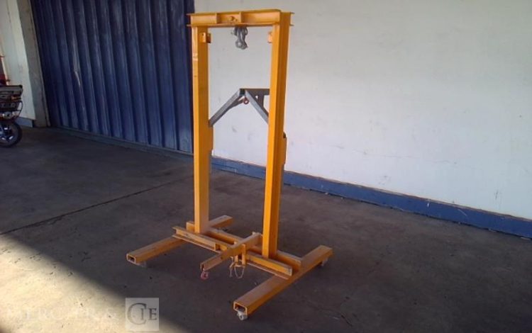 PORTIQUE POUR ESSAIS EN CHARGE  SUP010058